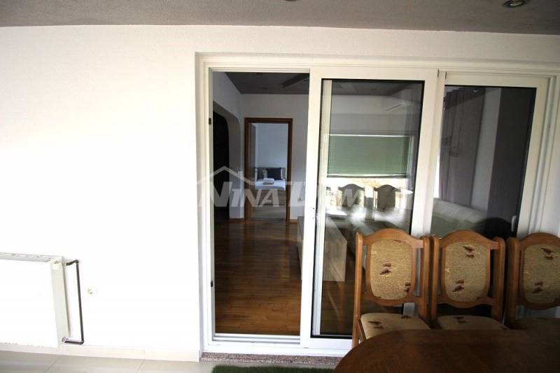 Lijepo uređen apartman na prvom katu. - 11