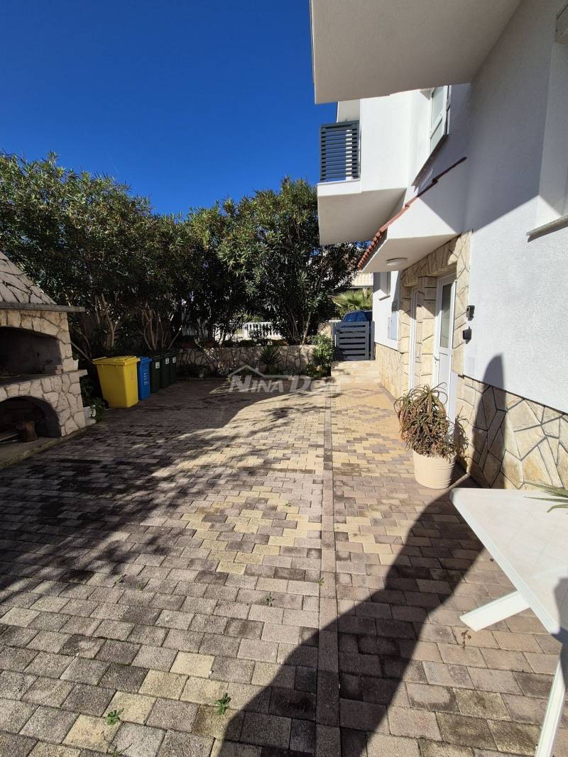 Apartment 180 meters. second floor to the sea. - 14