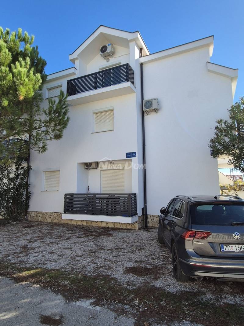 Apartman 180 met. do mora drugi kat. - 2