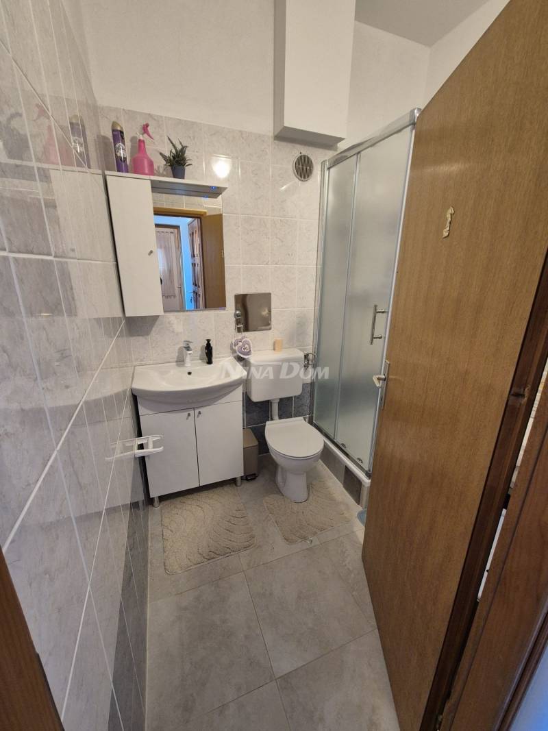 Apartman 180 met. do mora drugi kat. - 10