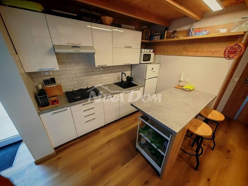 Južná strana ostrova Vir, blízko centra, kompletne zrekonštruovaný apartmán - 5