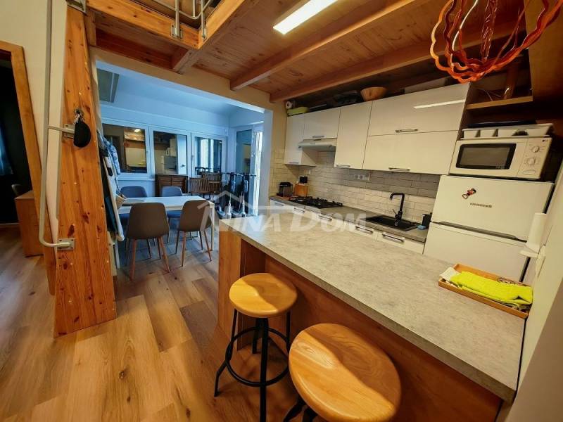 Južna strana otoka Vira, blizina centra kompletno renovirani apartman - 1