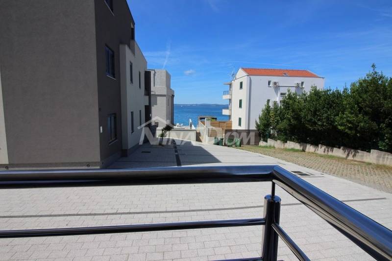 Apartman, visoko prizemlje 30 metara od mora s pogledom na more - 1
