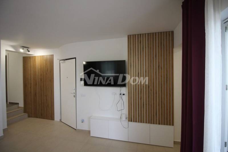 Apartman, visoko prizemlje 30 metara od mora s pogledom na more - 2