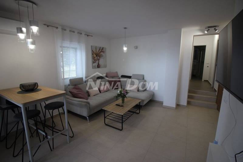 Apartman, visoko prizemlje 30 metara od mora s pogledom na more - 4