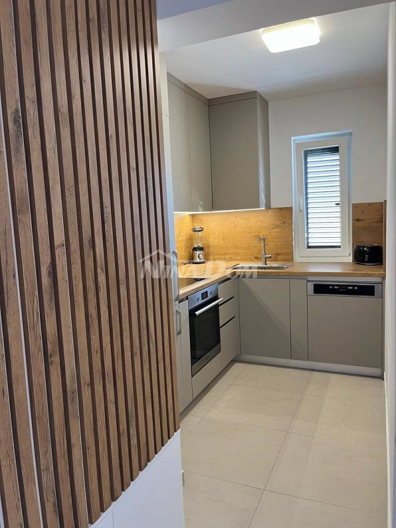 Apartman, visoko prizemlje 30 metara od mora s pogledom na more - 5