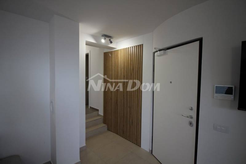 Apartman, visoko prizemlje 30 metara od mora s pogledom na more - 7
