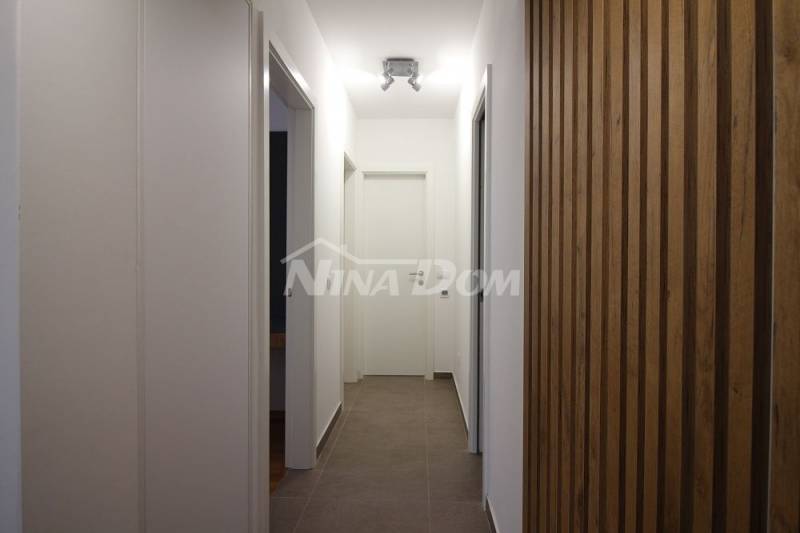 Apartman, visoko prizemlje 30 metara od mora s pogledom na more - 8