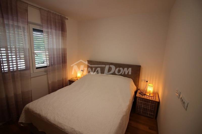 Apartman, visoko prizemlje 30 metara od mora s pogledom na more - 9
