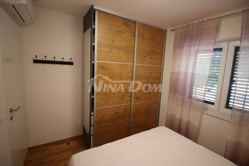 Apartman, visoko prizemlje 30 metara od mora s pogledom na more - 10