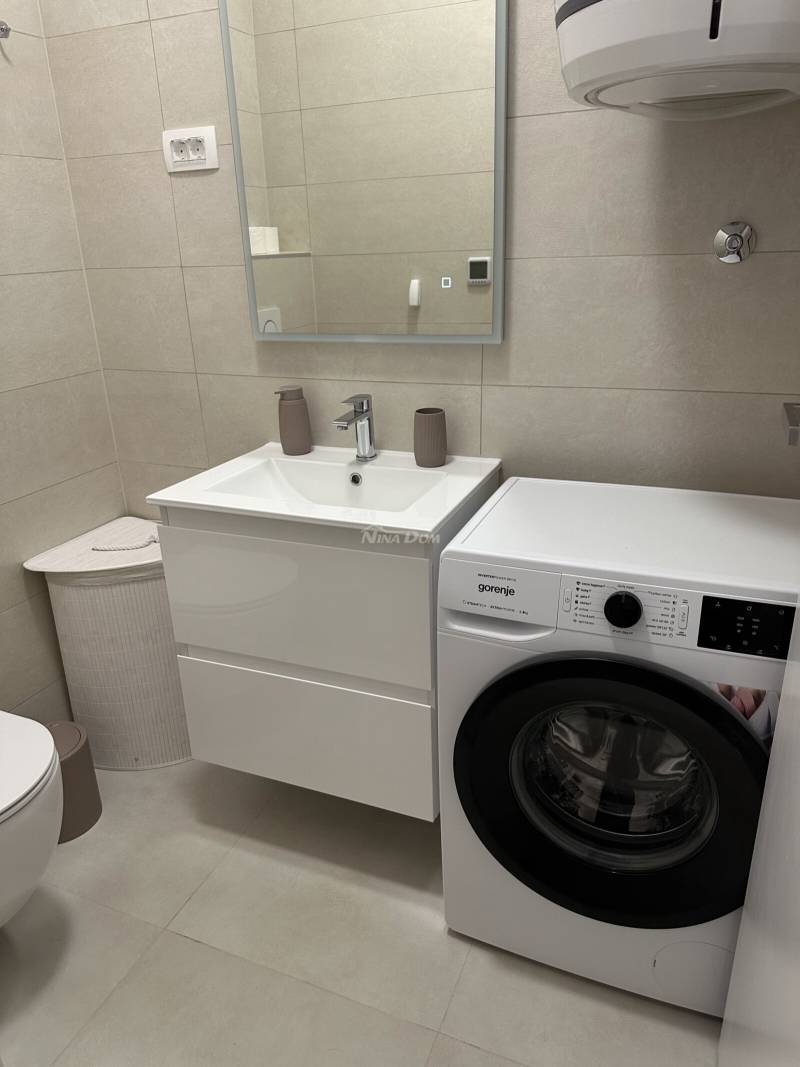 Luxusný trojizbový apartmán Ugljan so záhradou a spoločným bazénom a letnou kuchyňou - 4