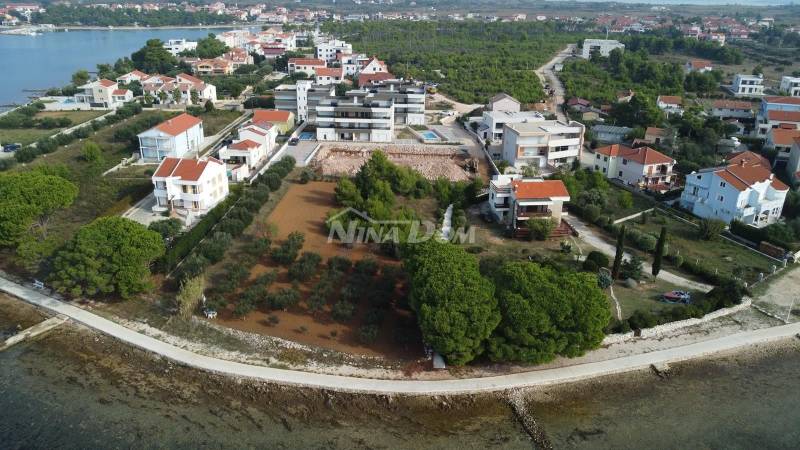 APARTMENT BUILDING WITH 9 APARTMENTS - 2ND ROW FROM THE SEA - ELEVATOR - 12