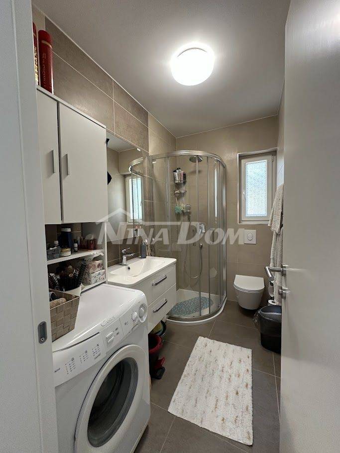 Zariadený apartmán v Kožino, 30 m od mora, 2 parkovacie miesta, záhrada na užívanie - 13