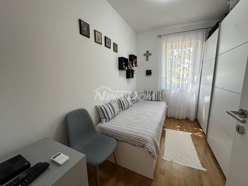 Furnished apartment in Kožino, 30 m from the sea, 2 parking spaces, garden for use - 9