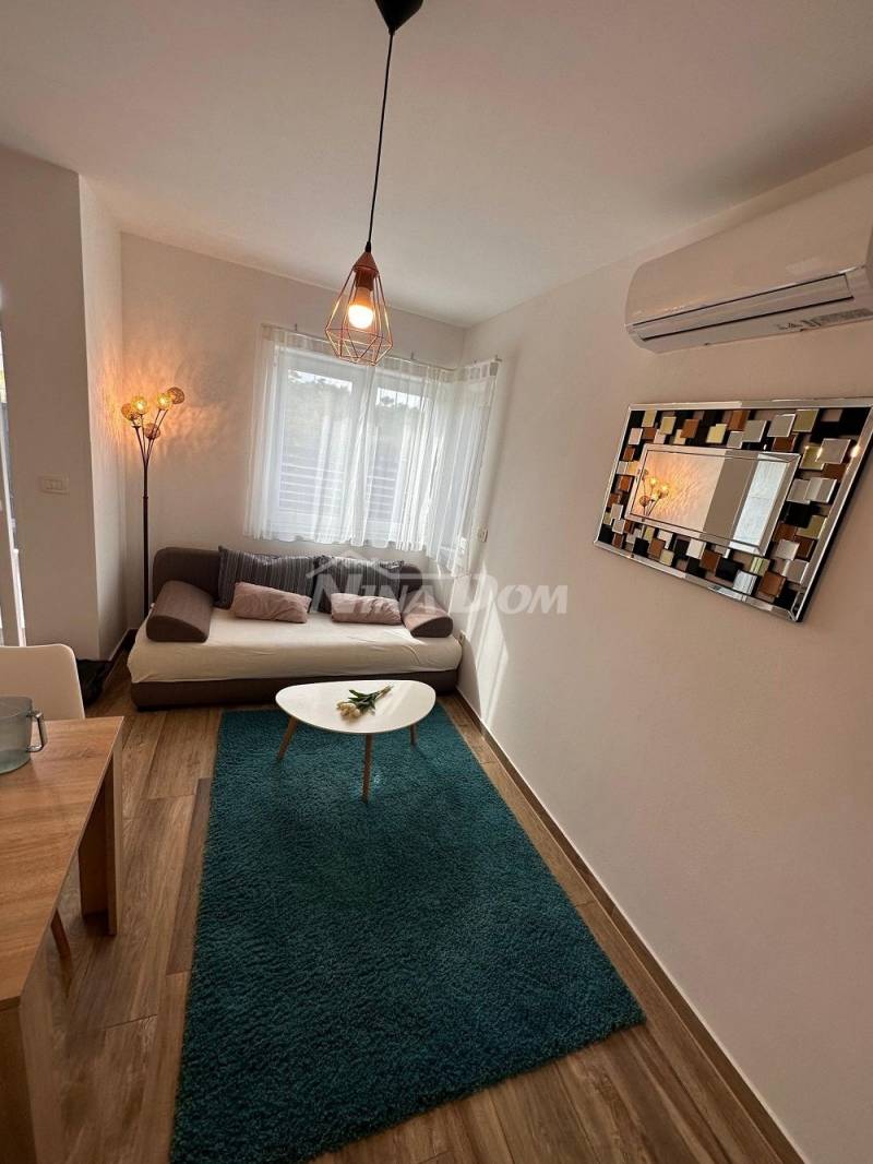 Beautifully decorated and maintained ground floor apartment - 4