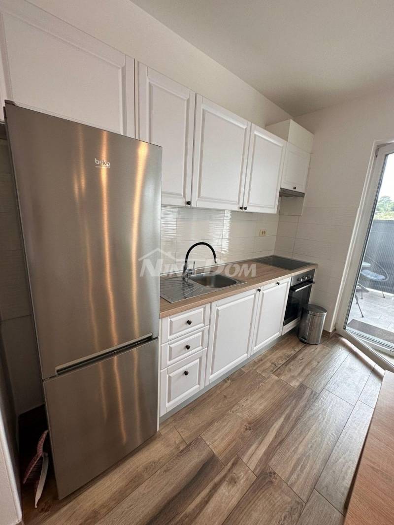 Beautifully decorated and maintained ground floor apartment - 14