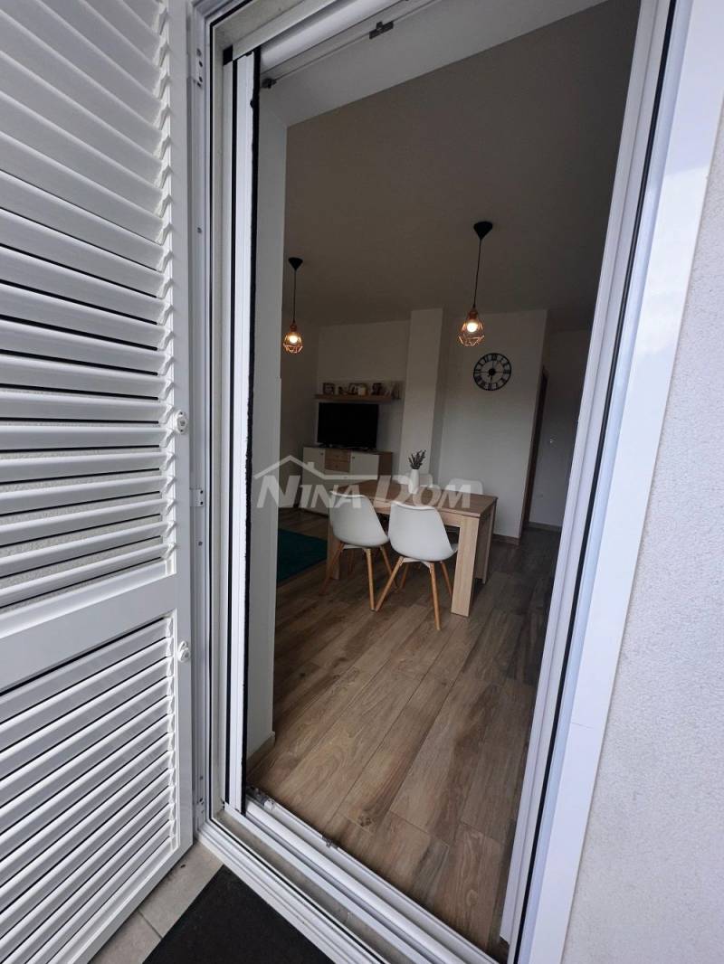 Beautifully decorated and maintained ground floor apartment - 15