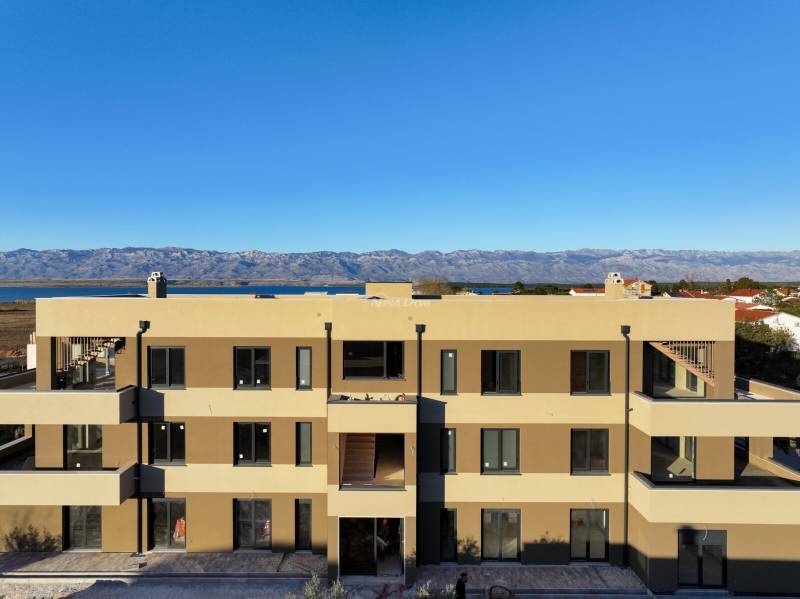 Two-bedroom apartment with private garden on the ground floor of a new building, 300 m from the sea - 3