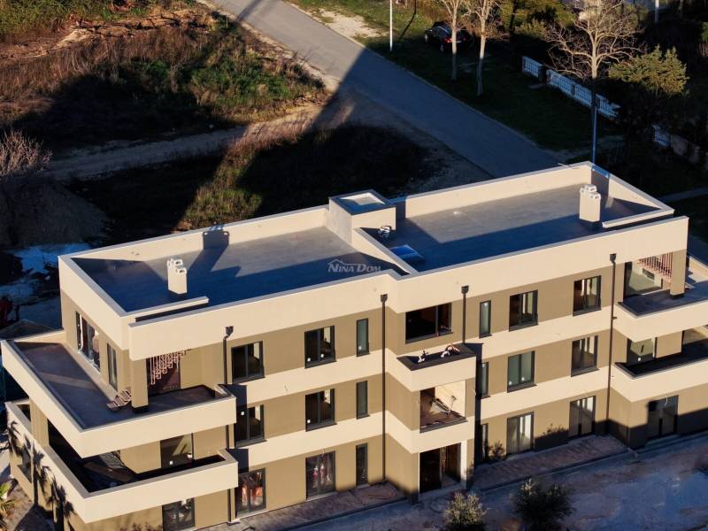 Two-bedroom apartment with private garden on the ground floor of a new building, 300 m from the sea - 4