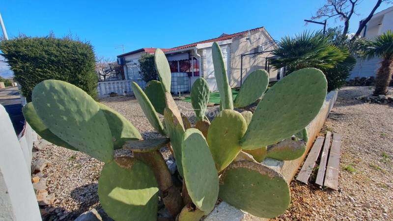 Terraced bungalow with garden on the south side of the island of Vir. - 2