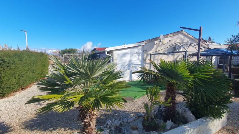 Terraced bungalow with garden on the south side of the island of Vir. - 8