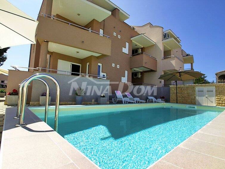 DOUBLE VILLA WITH 6 APARTMENTS - NIN -150 M FROM THE SEA - 1