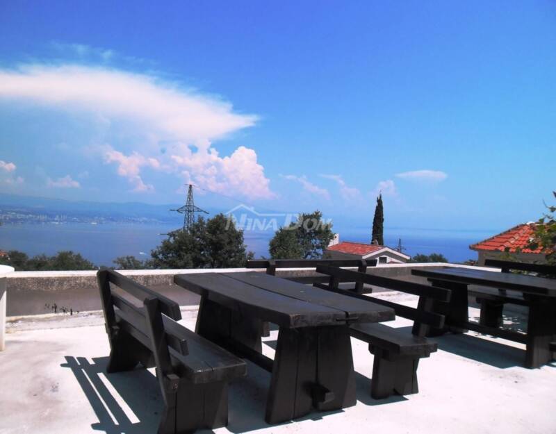 Apartmánový dom s panoramatickým výhľadom na more v Oprići, Opatija - 4