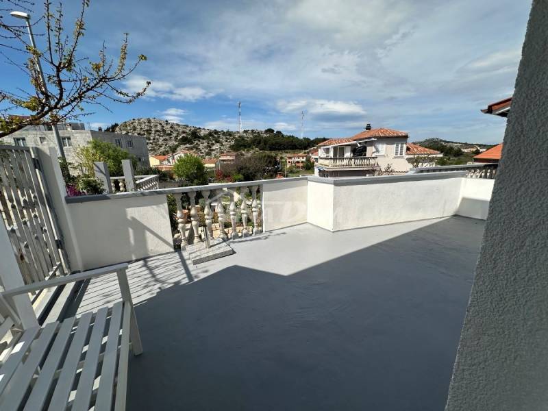 Apartment house in Draga, 4 apartments + possibility of expansion - 10