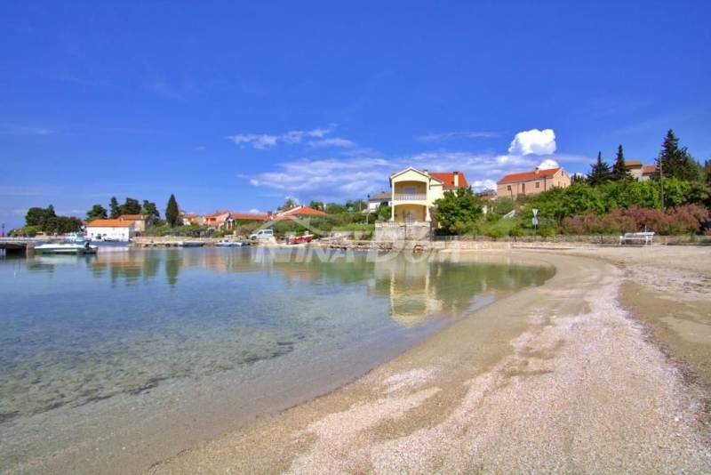 Bytový dom na predaj na ostrove Ugljan, Lukoran - 11