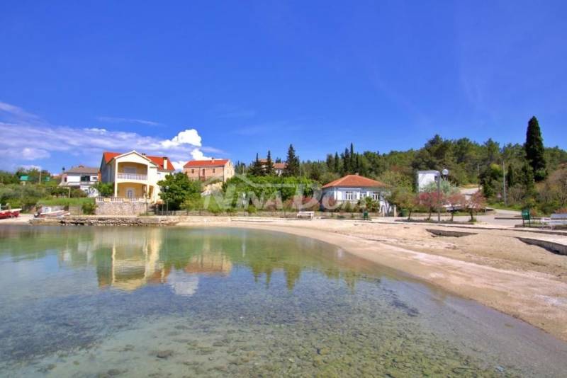 Apartment house for sale on the island of Ugljan, Lukoran - 8