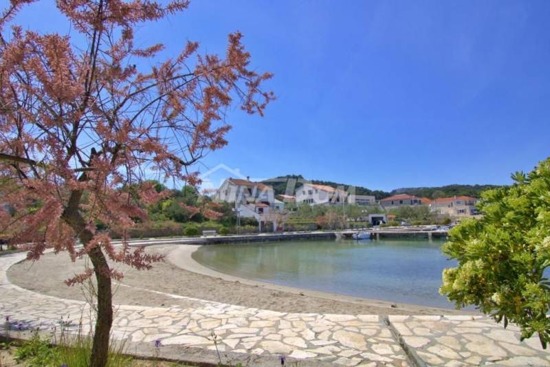 Apartment house for sale on the island of Ugljan, Lukoran - 10