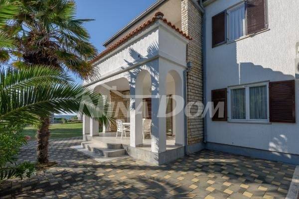 Apartment house with a nice and large garden 80 meters from the sea - 4