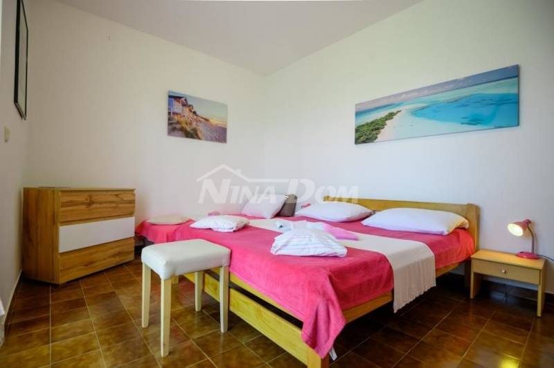 Apartment house with a nice and large garden 80 meters from the sea - 11