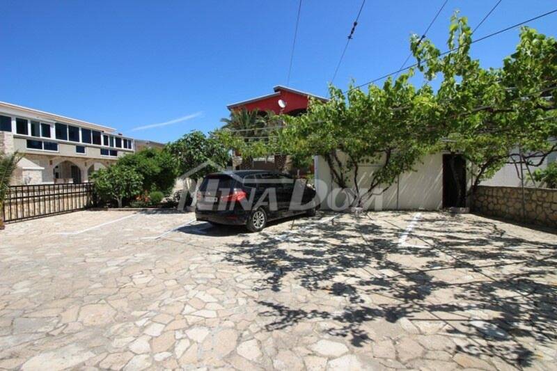 Property with large garden, south side 275 meters to the sea. - 5