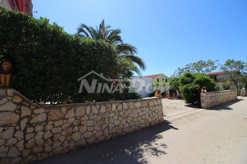 Property with large garden, south side 275 meters to the sea. - 7
