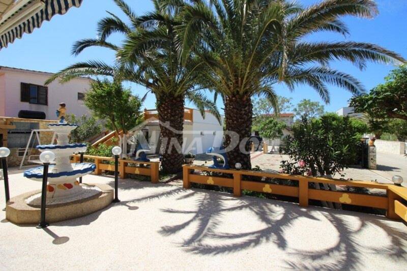 Property with large garden, south side 275 meters to the sea. - 9
