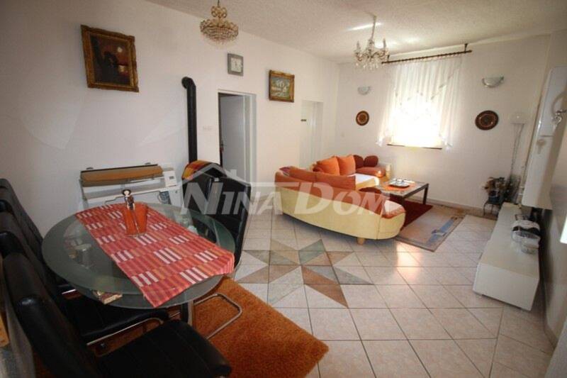 Property with large garden, south side 275 meters to the sea. - 11