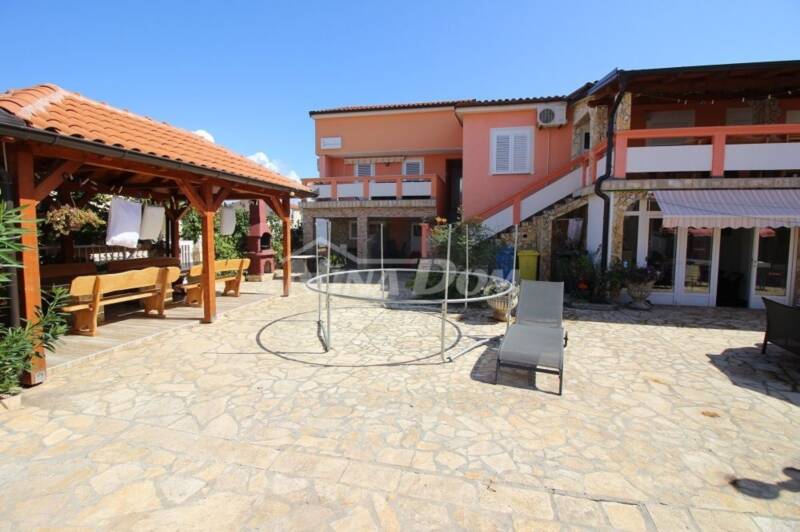 Apartment house with 8 apartments, 450 meters from the beach - 2