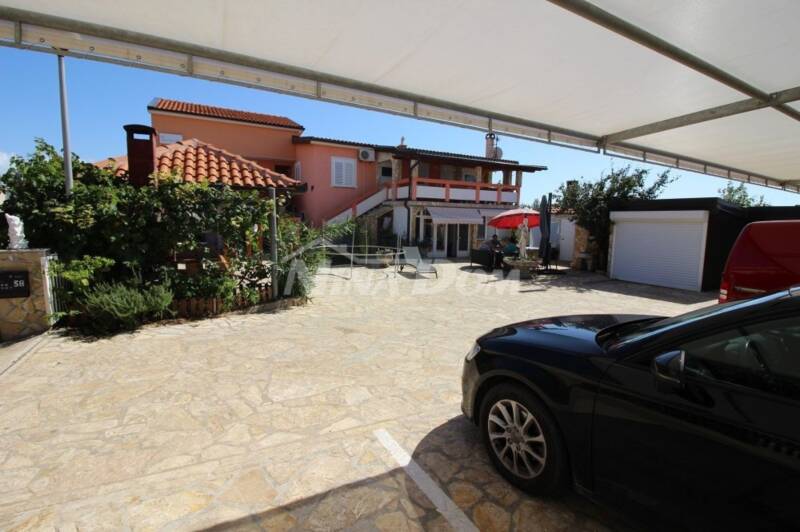 Apartment house with 8 apartments, 450 meters from the beach - 3