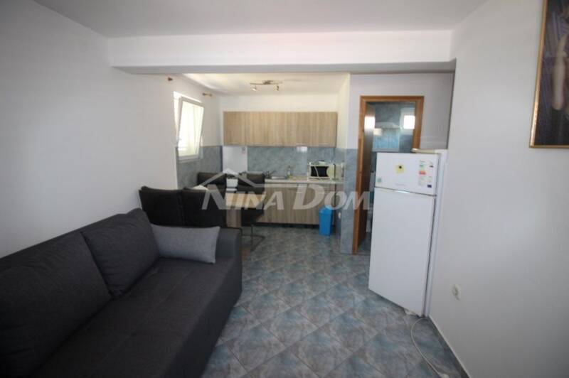 Apartment house with 8 apartments, 450 meters from the beach - 14