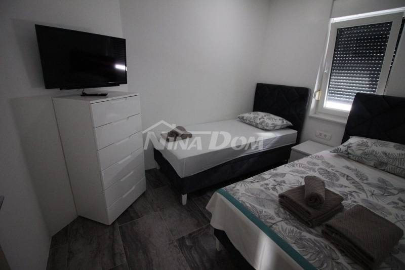 Novostavba 4 apartmánov so strešnou terasou s výhľadom na more - 8