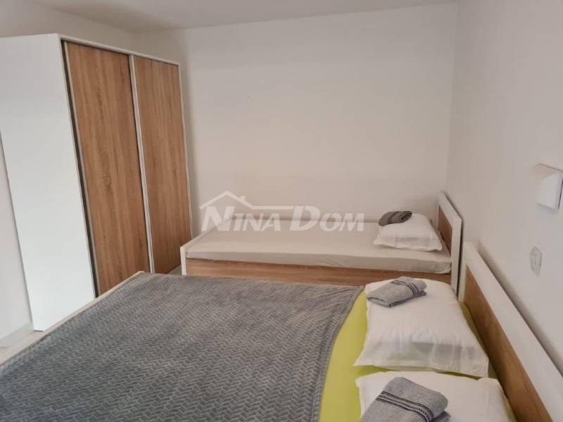Južná strana, 4 apartmány, 100 metrov od pláže - 9