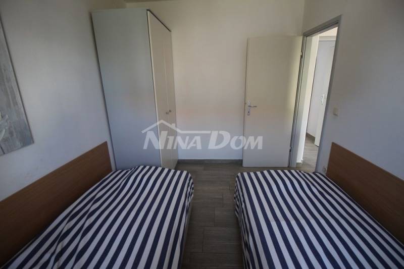 Južná strana ostrova Vir, apartmánový dom s krásnou záhradou. - 12
