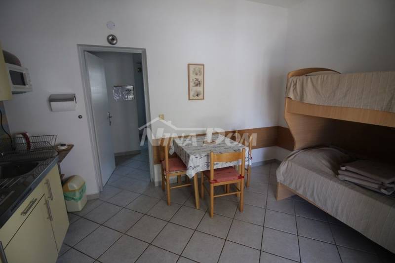 Južná strana ostrova Vir, apartmánový dom s krásnou záhradou. - 15
