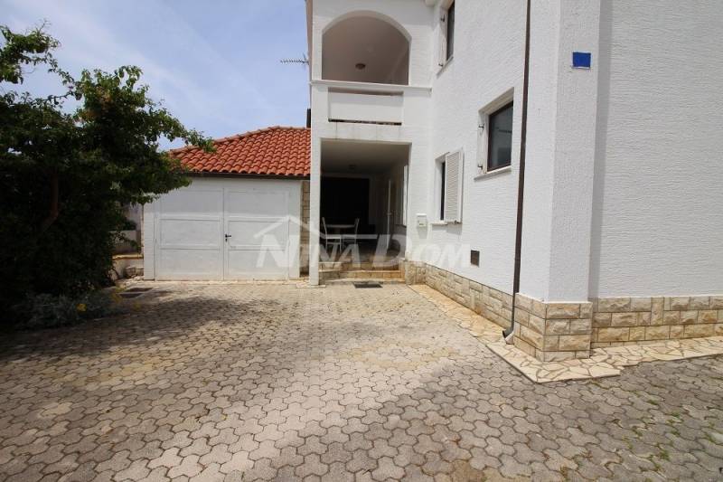 Južná strana ostrova Vir, apartmánový dom so 6 jednotkami. - 3