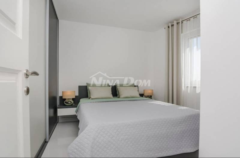 Apartment house with three residential units, fully equipped. - 4