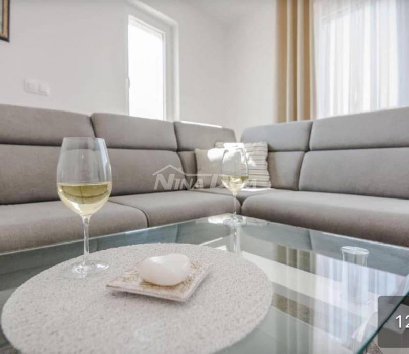 Apartmanska kuća s tri stambene jedinice, kompletno opremljene. - 8