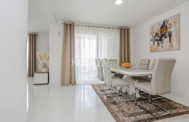 Apartmanska kuća s tri stambene jedinice, kompletno opremljene. - 12