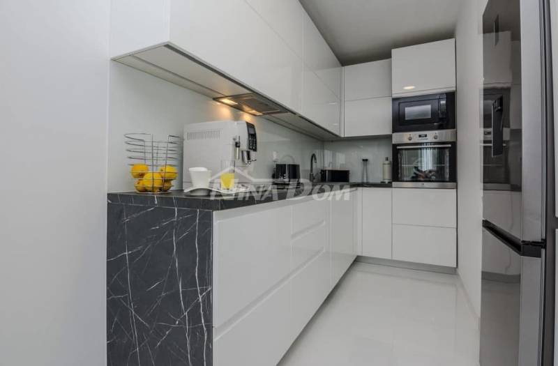 Apartmanska kuća s tri stambene jedinice, kompletno opremljene. - 13
