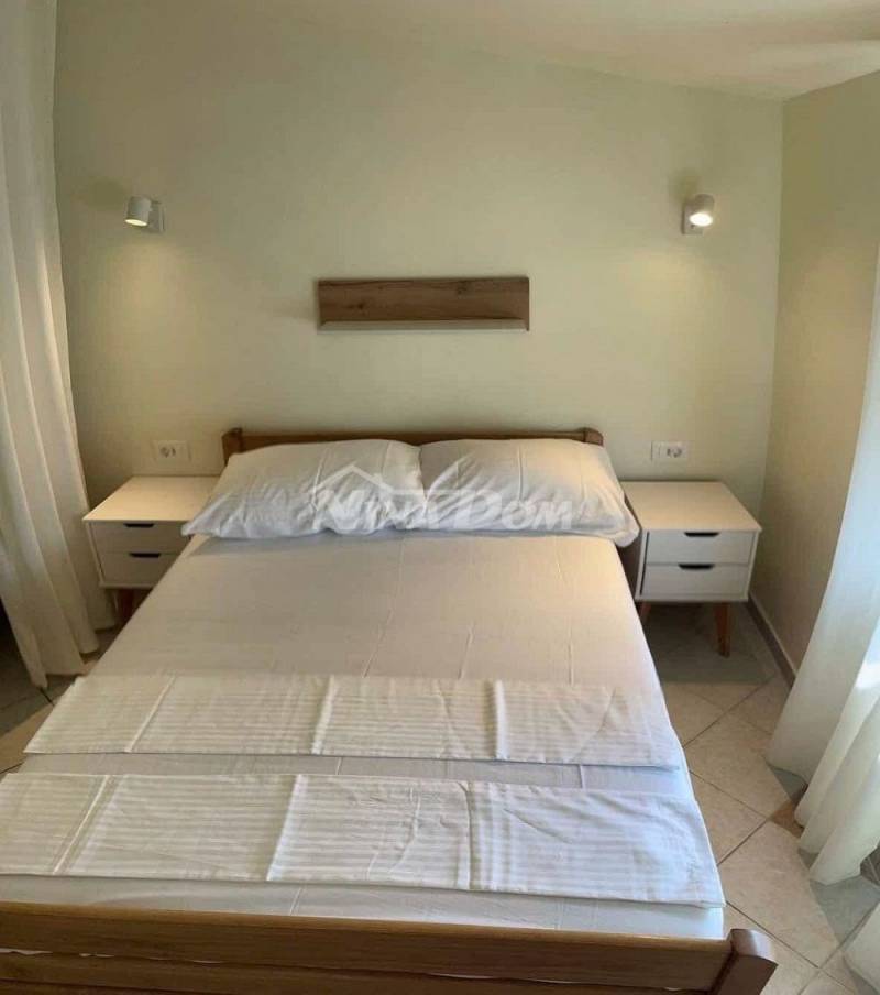 Apartment house with 4 apartments and a building plot 60 meters from the sea. - 7